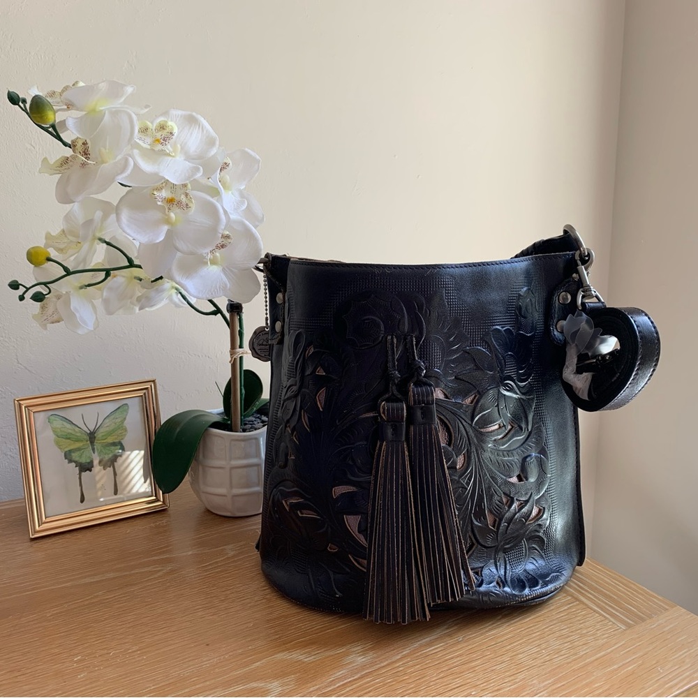 PATRICIA NASH Otavia Bucket Crossbody Bag